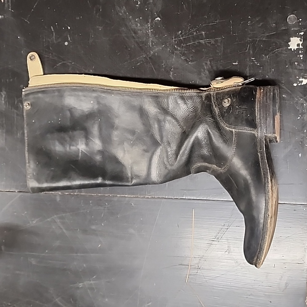 Frye Melissa Button Boot - Picture 3 of 8
